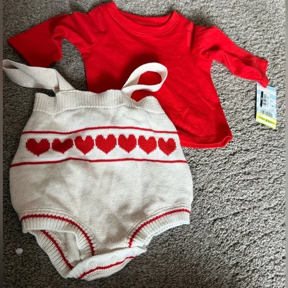 NWT Cat & Jack Red and Cream Heart Baby knit Romper 0-3 month - Picture 2 of 6